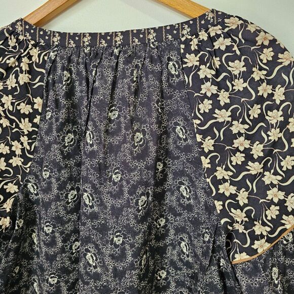 NWOT PAIGE FLORAL BOHO SPLIT V NECK LONGSLEEVES TOP SIZE M - Picture 5 of 15